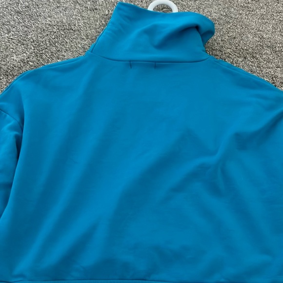 Beyond yoga cropped long sleeve - Picture 2 of 4